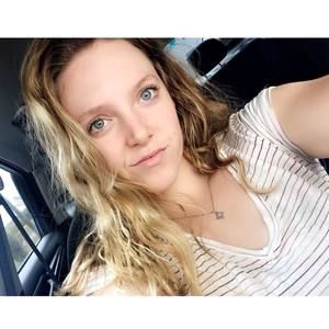 Meet your Posher, Mackenzie